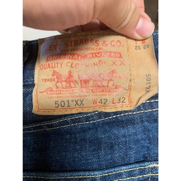 Levi’s 501 XX Jeans Size 42x32 - Picture 4 of 4